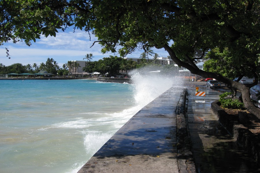 ../image/kona seawall 1.jpg